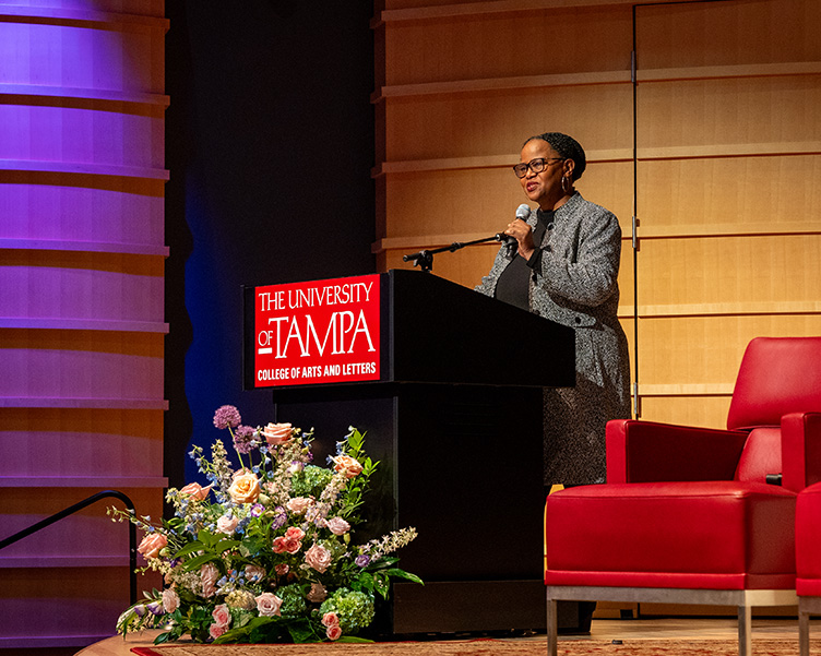  Edwidge Danticat speaks at the Distinguished Speaker Series.